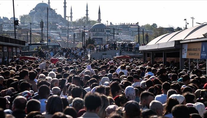 Türkiye’de her üç kişiden biri yaşlı olacak!  Genç nüfusun azalmadığı bir seçenek yok; işte 2030, 2050 ve 2100 senaryoları