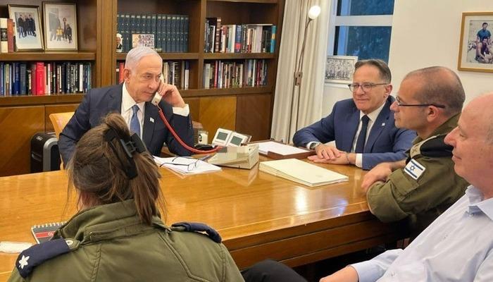 Beyrut Saldırısı Sonrası Netanyahu’nun Ofisinden Fotoğraflar Paylaşılıyor!  Kırmızı kablolu telefonun detayı dikkat çekti