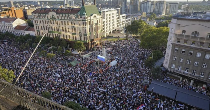 AB, Sırbistan’daki huzursuzluğa rağmen lityum anlaşmasına “tamamen bağlı”