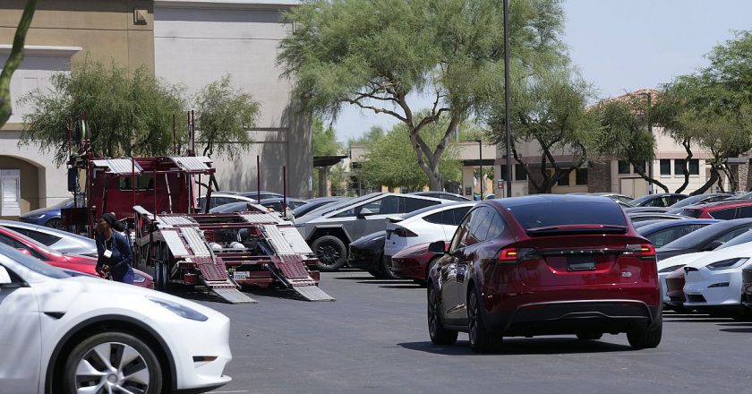 Tesla, Çin’deki 1,68 milyon aracını geri çağırıyor