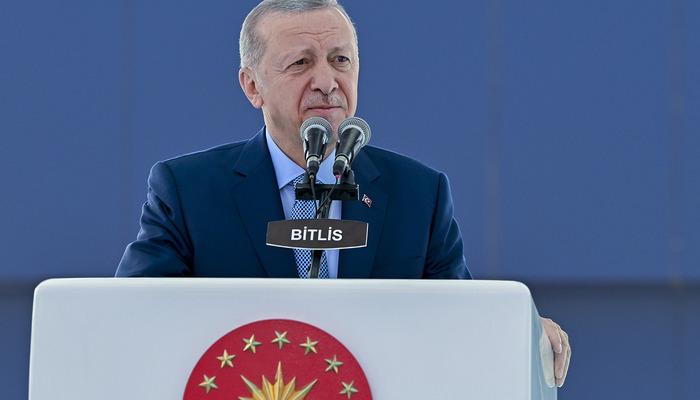 Cumhurbaşkanı Erdoğan Bitlis’te İBB’yi hedef aldı: “Paralarını Veriyorlar”