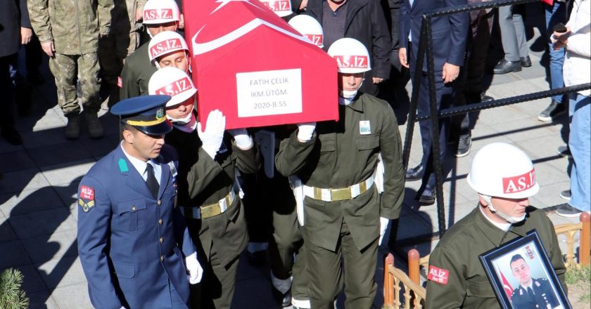 Beyin kanaması geçiren şehit teğmene veda