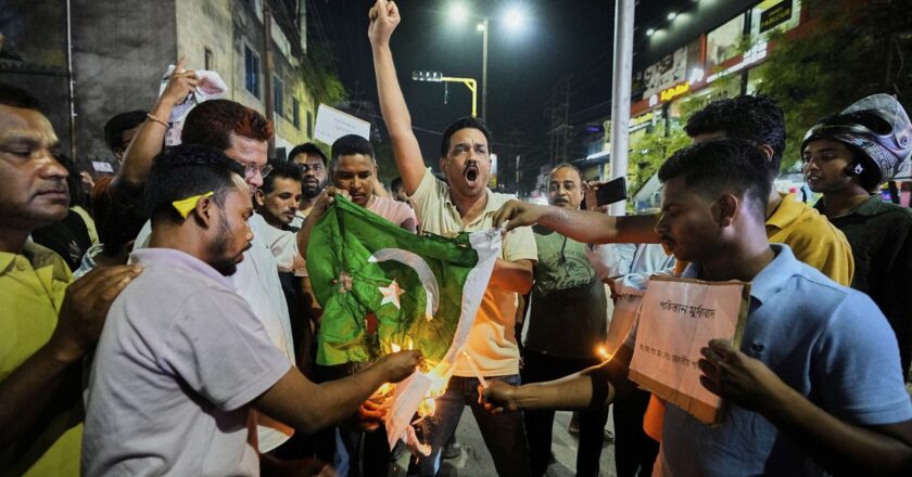 Keşmir saldırısında 26 kişi öldü: Hint medyası Pakistan’ı suçladı