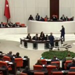 Büyük Ulusal Meclis’teki gerilim … Birlik askıya alındı: “Kanepeye bağırmayın, dışarı çık!” – Siyaset haberlerini kırmak
