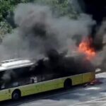 Otobüs bruciato fiamme otobüs