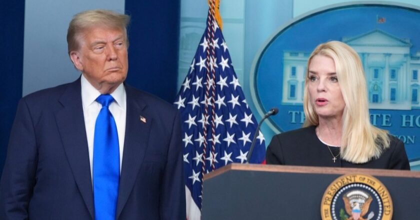 Jeffrey Epstein’ın kurbanları ayrılmış dosyalarla çatışmalar konusunda “endişeli ve tükenmiş”