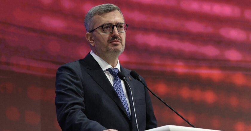 İletişim Başkanı Duran, Marmara Depreminde ölenlere yemin et