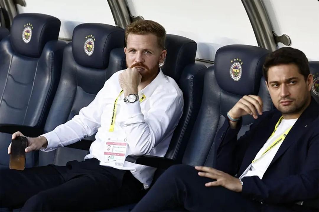 Ömer Üründül'den F.Bahçe kadrosunda olmayanlar için sansasyonel açıklama! Birbirlerine saldırdılar... Saran tam anlamıyla neşteri vuruyor, sıradaki yolcu belli oldu.