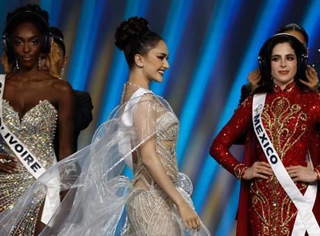 Miss Universe’de Tartışmalar Sürüyor! Tacını İade Etti