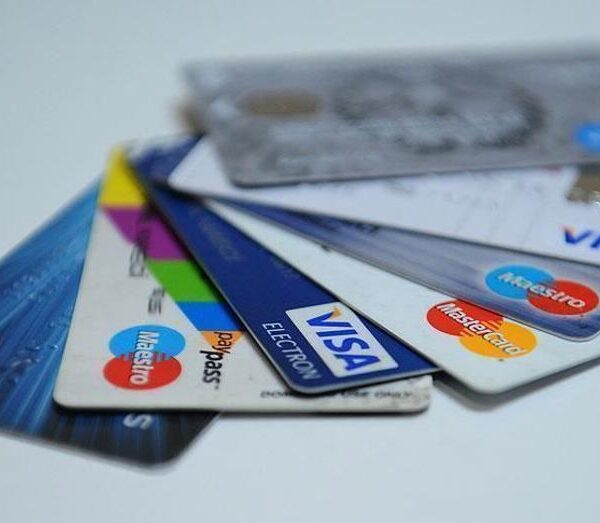 Merkez Bankası, kredi kartı faiz oranlarını indirdi