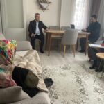 Mahkeme Evin Salonu’na Taşındı: Hakim ve Zabıt Katibi Geldi