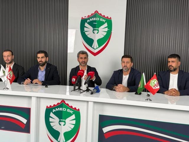 Amed Sportif Faaliyetler’de yeni teknik direktör Besnik Hasi oldu
